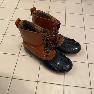Steve madden duck boots!